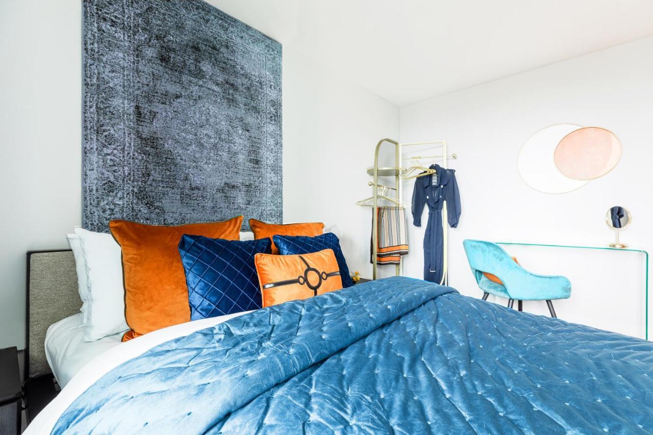 Best Thames View In Town! Large Luxxe Nomad Design Family Home Лондон Экстерьер фото