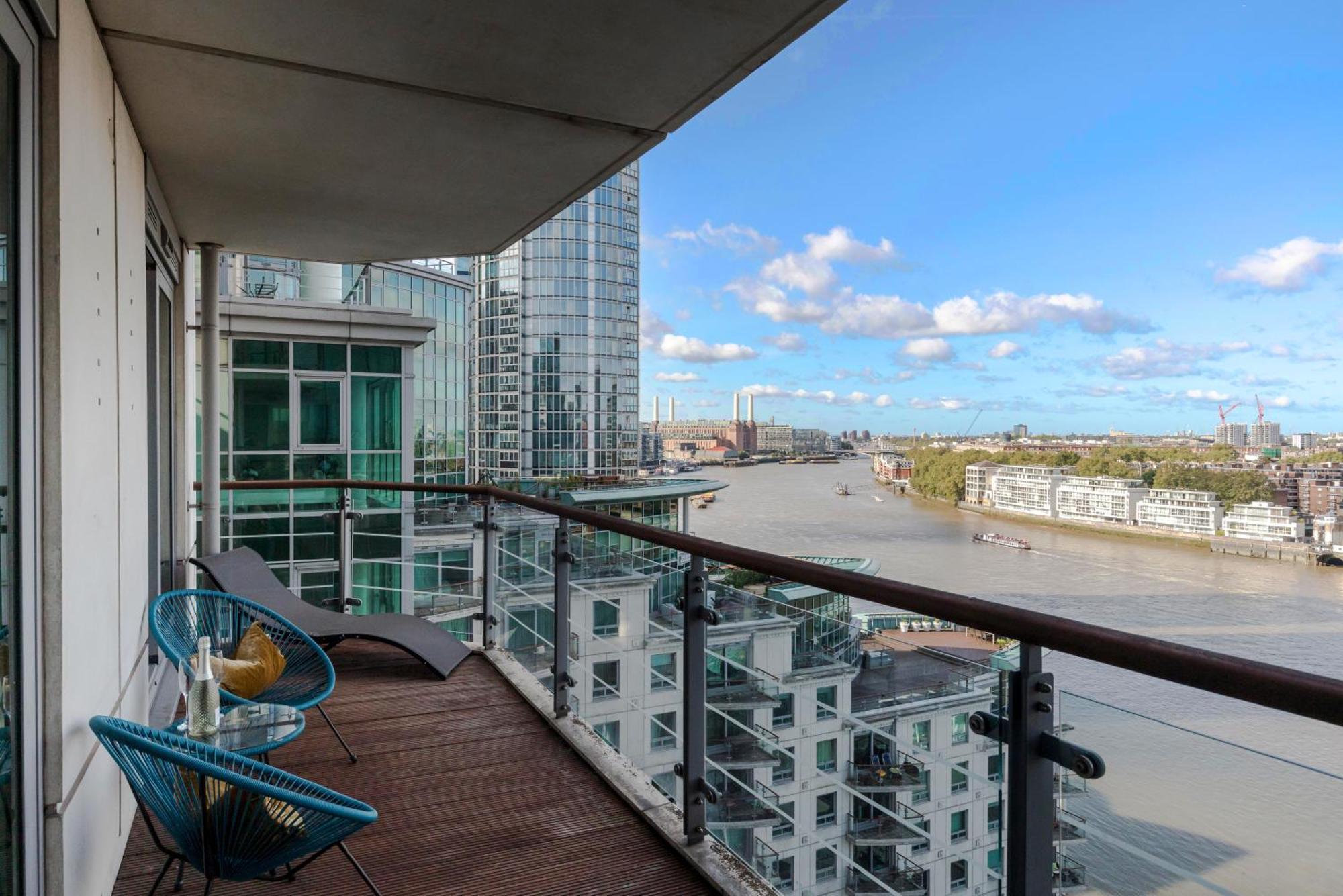 Best Thames View In Town! Large Luxxe Nomad Design Family Home Лондон Номер фото
